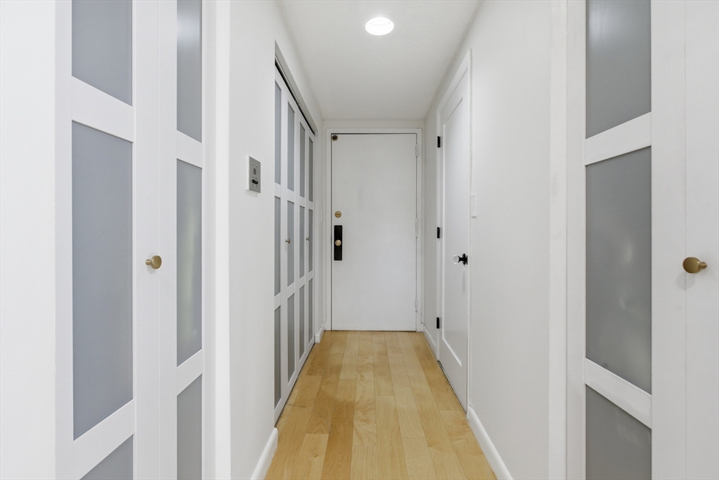 160 Commonwealth Ave # 520