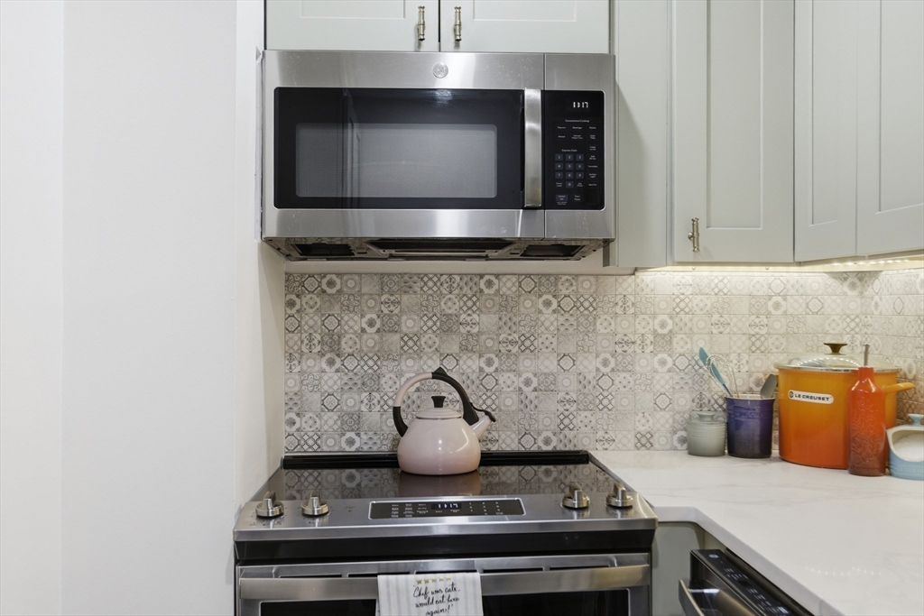 160 Commonwealth Ave # 520