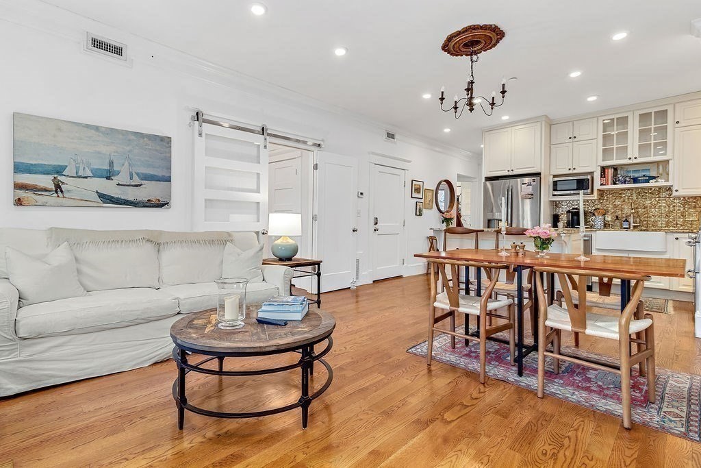 34 Worcester Sq # 4