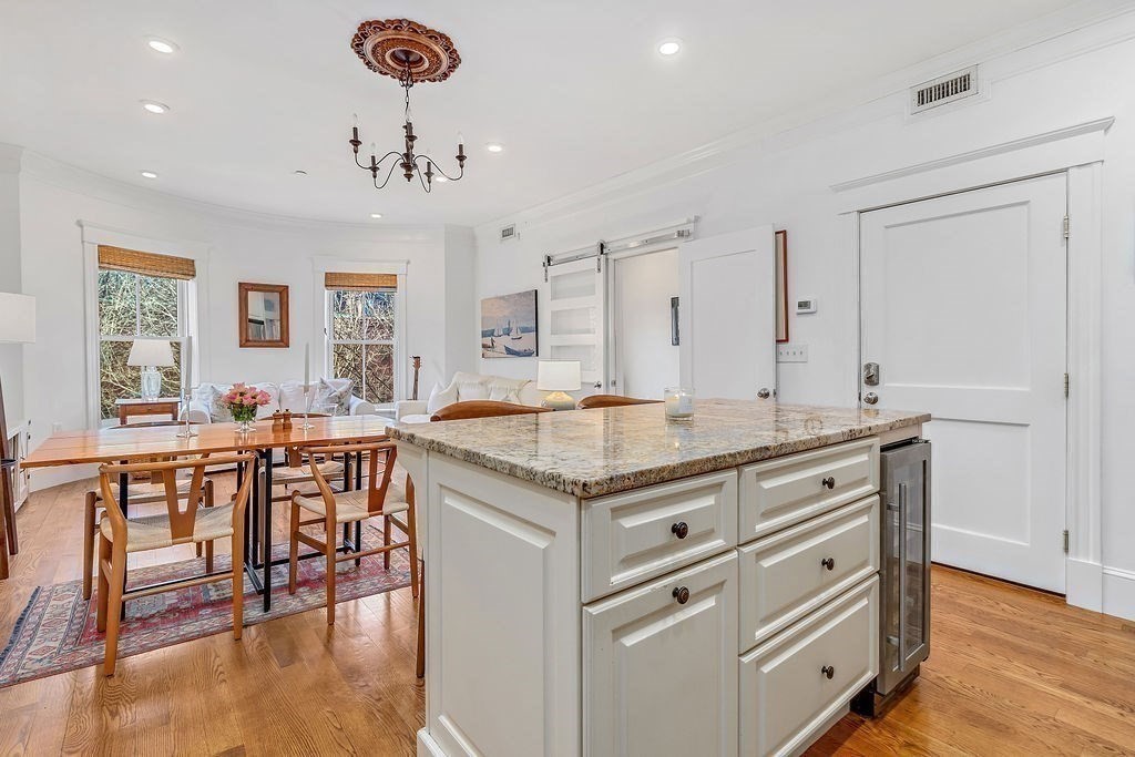 34 Worcester Sq # 4