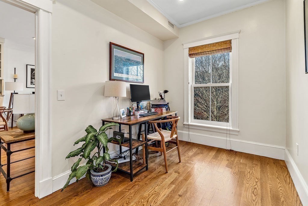34 Worcester Sq # 4