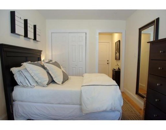 76 Commonwealth Avenue # 11