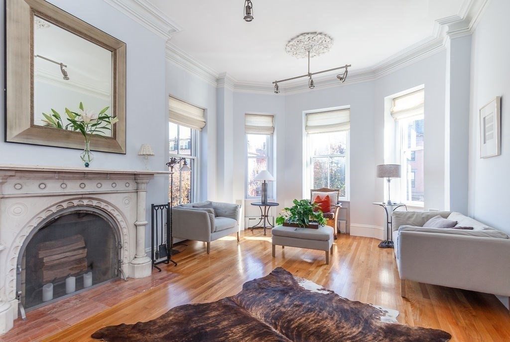 495 Columbus Ave # 2