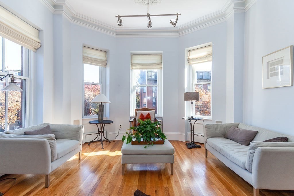 495 Columbus Ave # 2