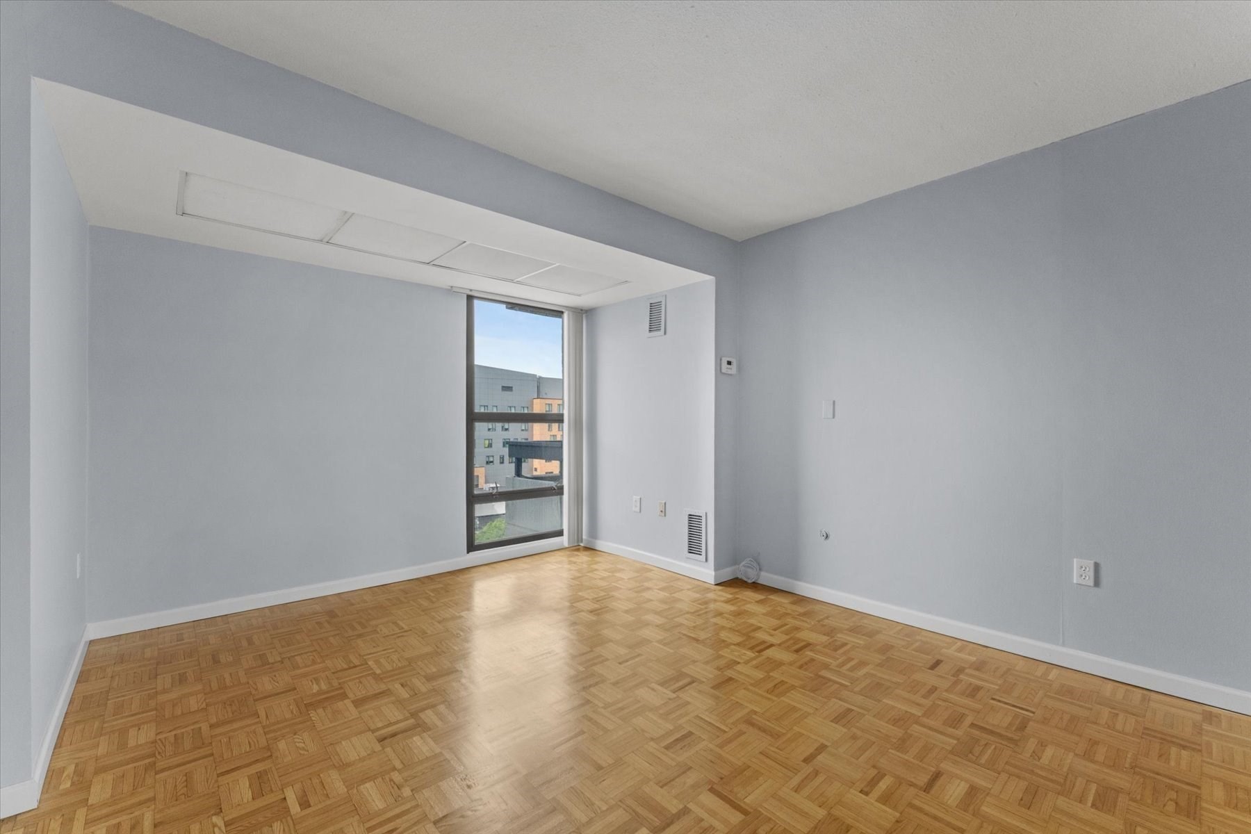566 Commonwealth Ave # 703