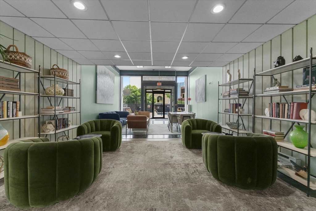566 Commonwealth Ave # 703