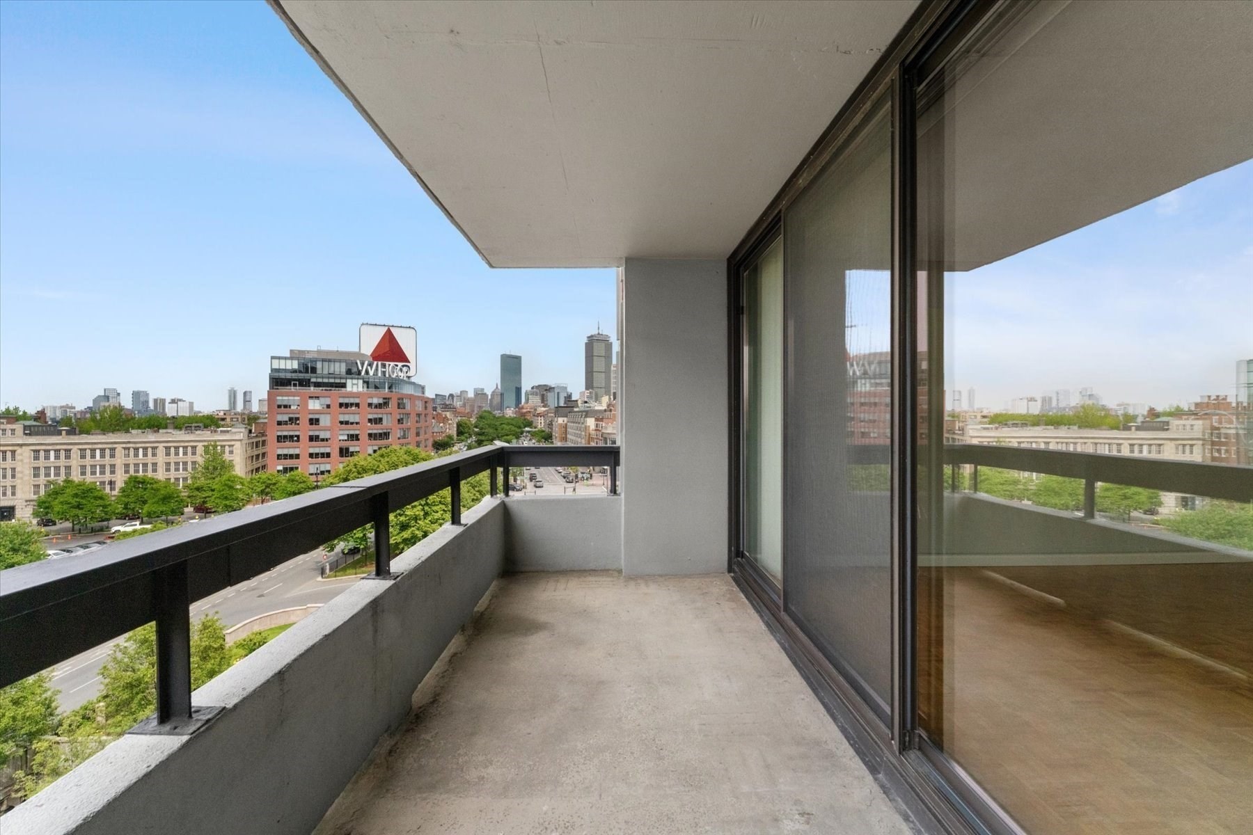 566 Commonwealth Ave # 703