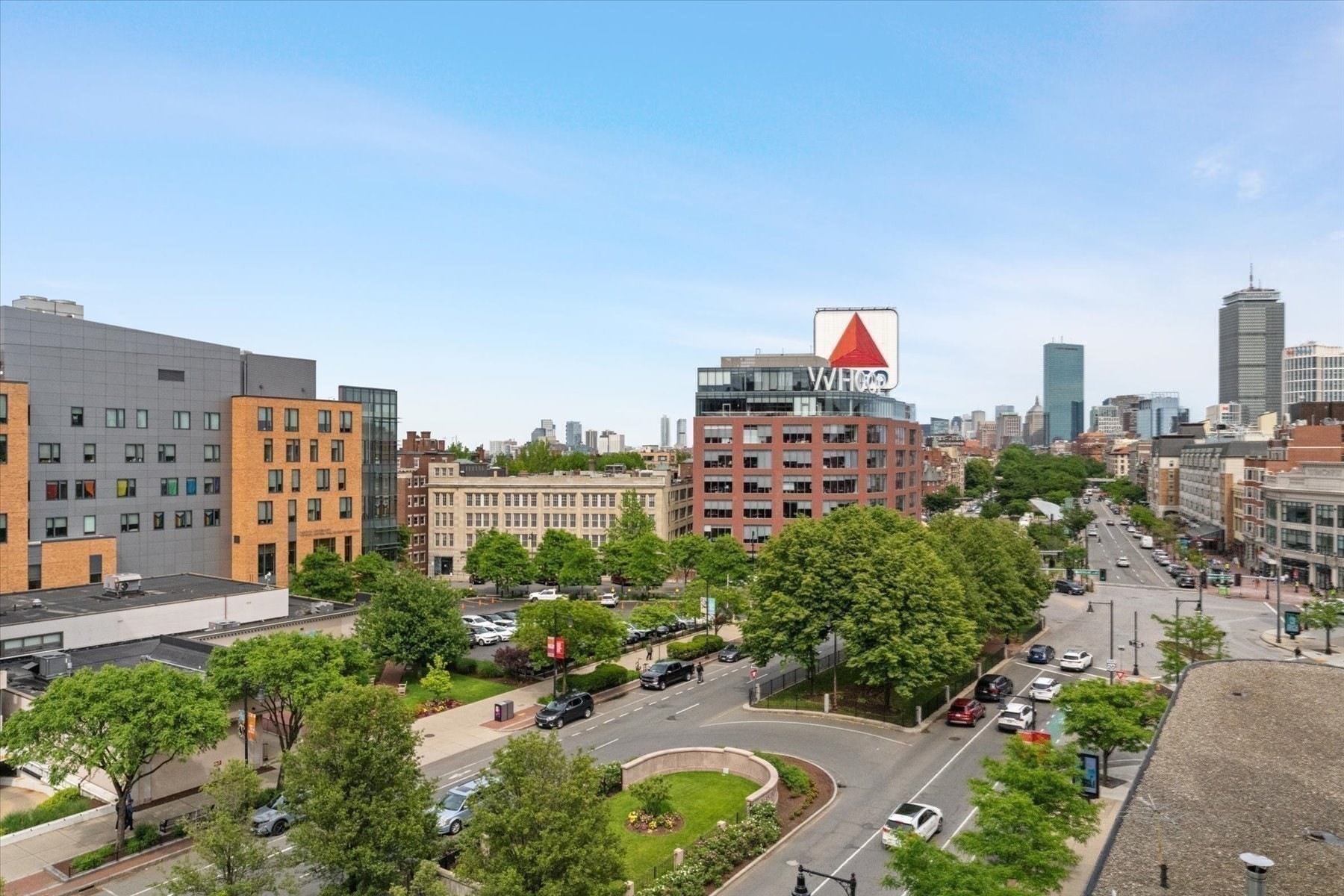 566 Commonwealth Ave # 703