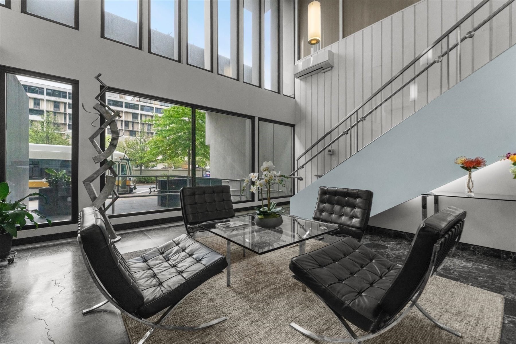 566 Commonwealth Ave # 703
