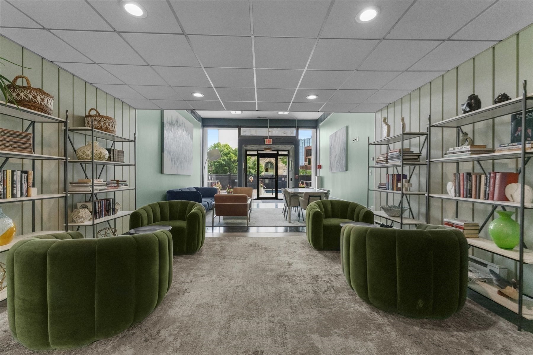 566 Commonwealth Ave # 703