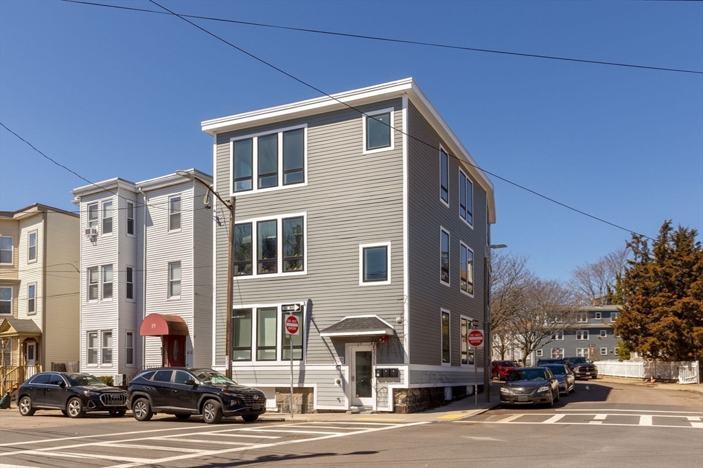 17 Chestnut Ave # 3