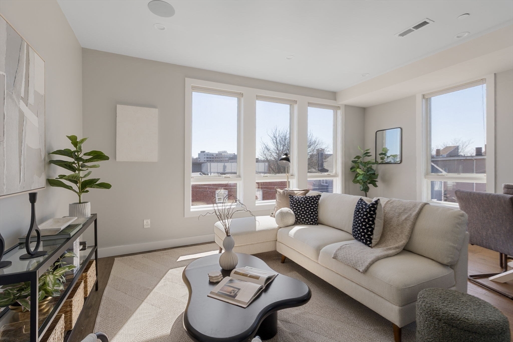 17 Chestnut Ave # 3