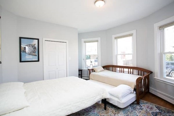 81 Sydney St # 1