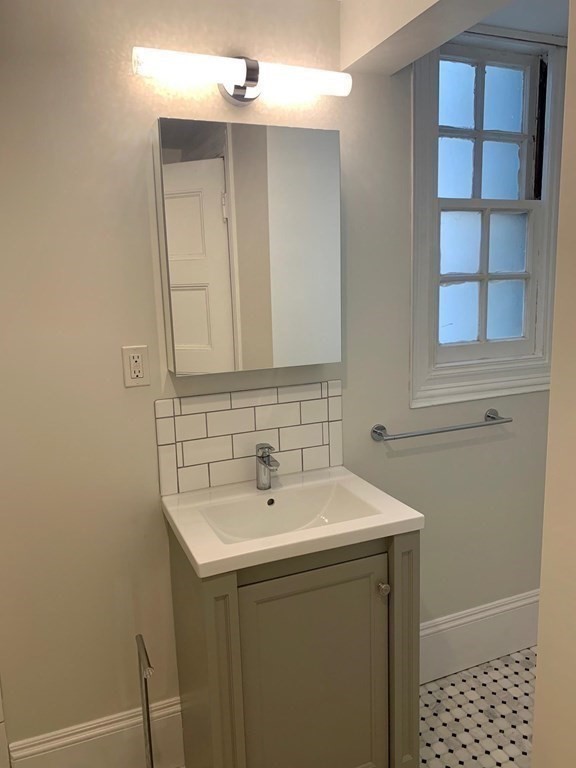 291 Commonwealth Ave # 6