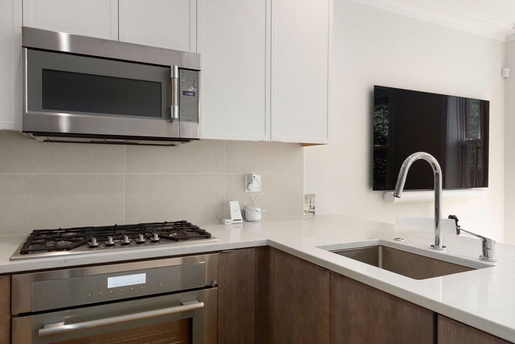 53 Rutland Square # 2