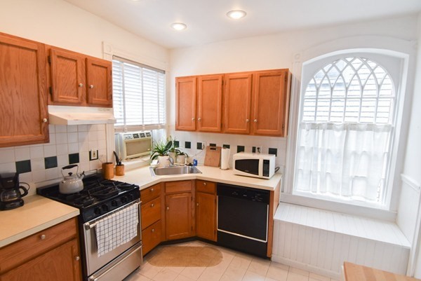 6 Perry Street # 3