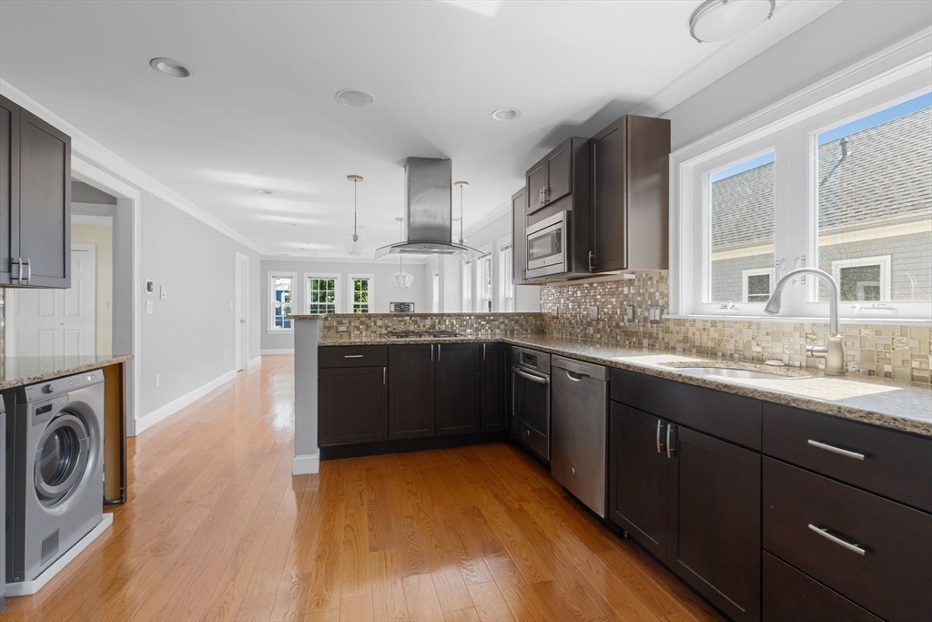 143 Williams St # 3