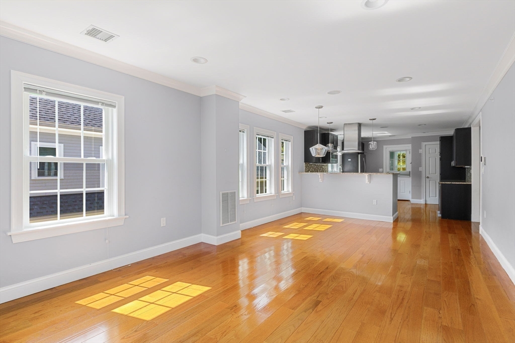143 Williams St # 3