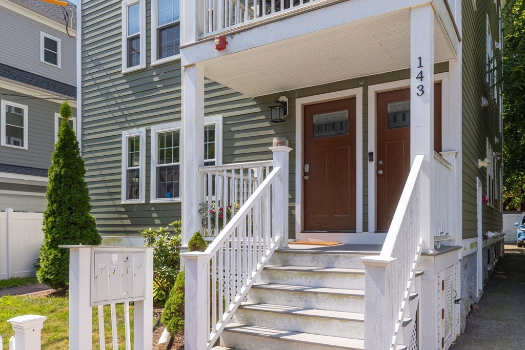 143 Williams St # 3