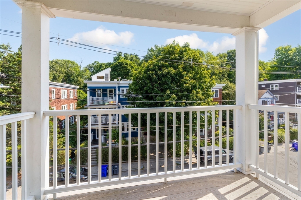 143 Williams St # 3