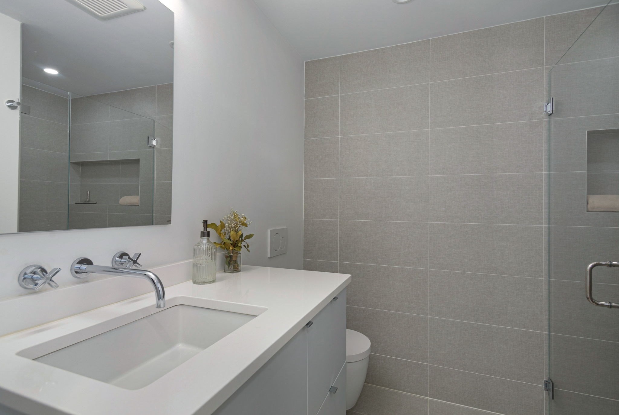 53 Rutland Sq # 2