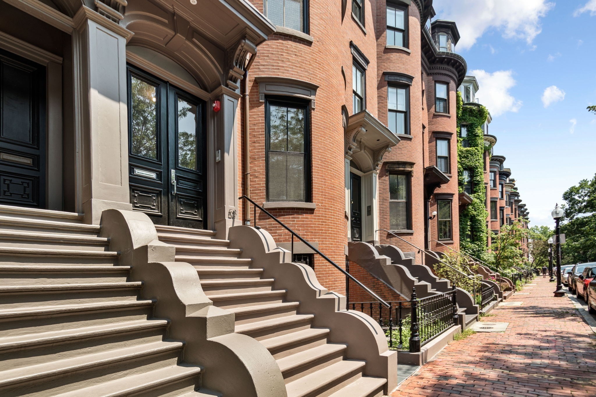 53 Rutland Sq # 2