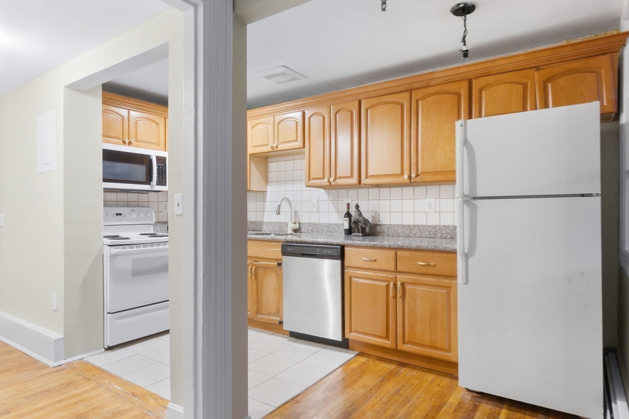 167 Beacon St Unit: 1/3