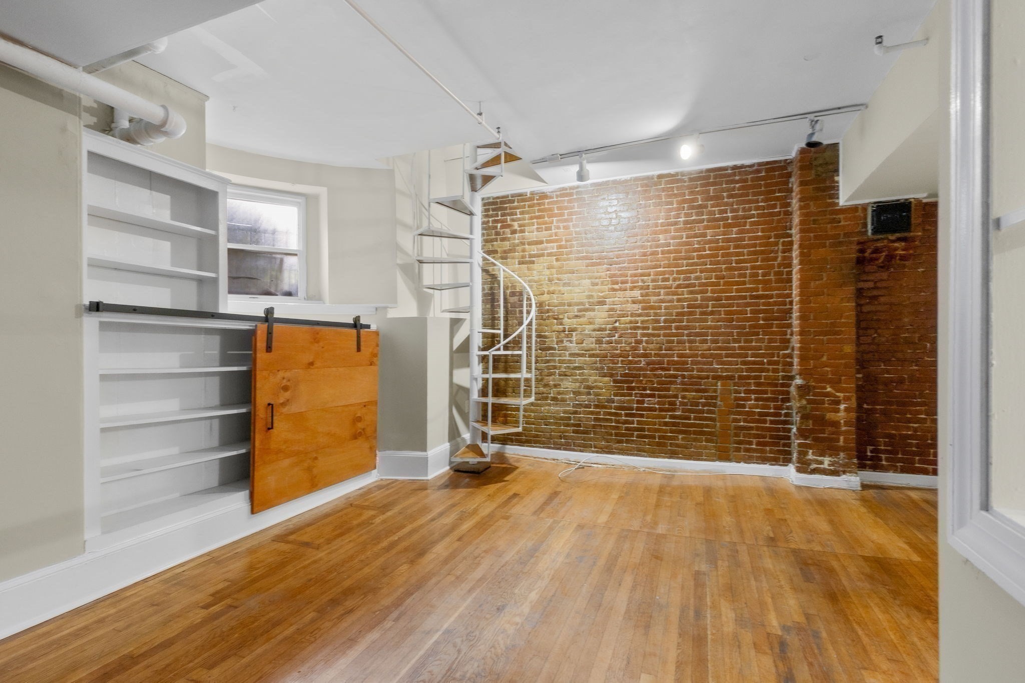 167 Beacon St Unit: 1/3