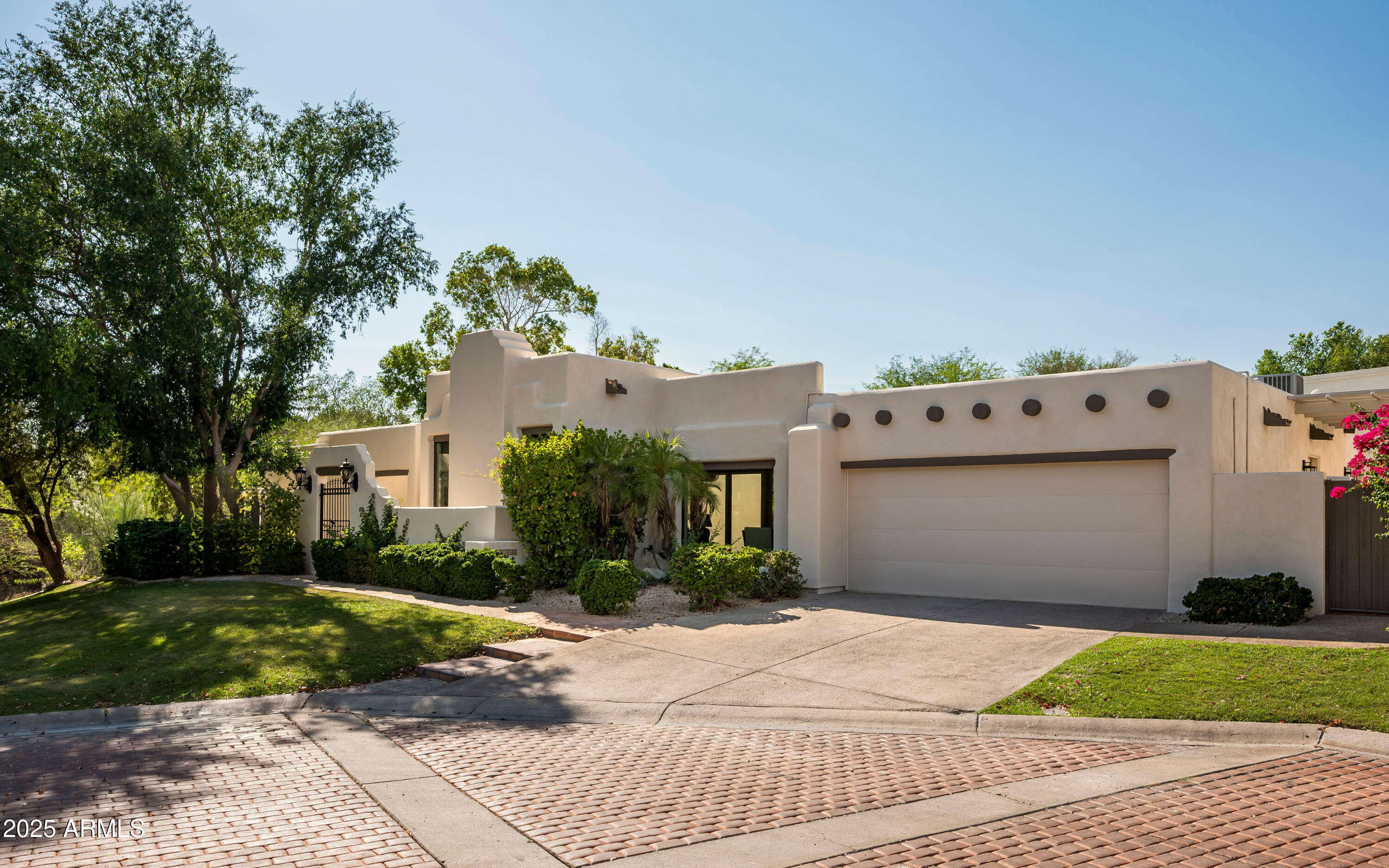 3186 E STELLA Lane