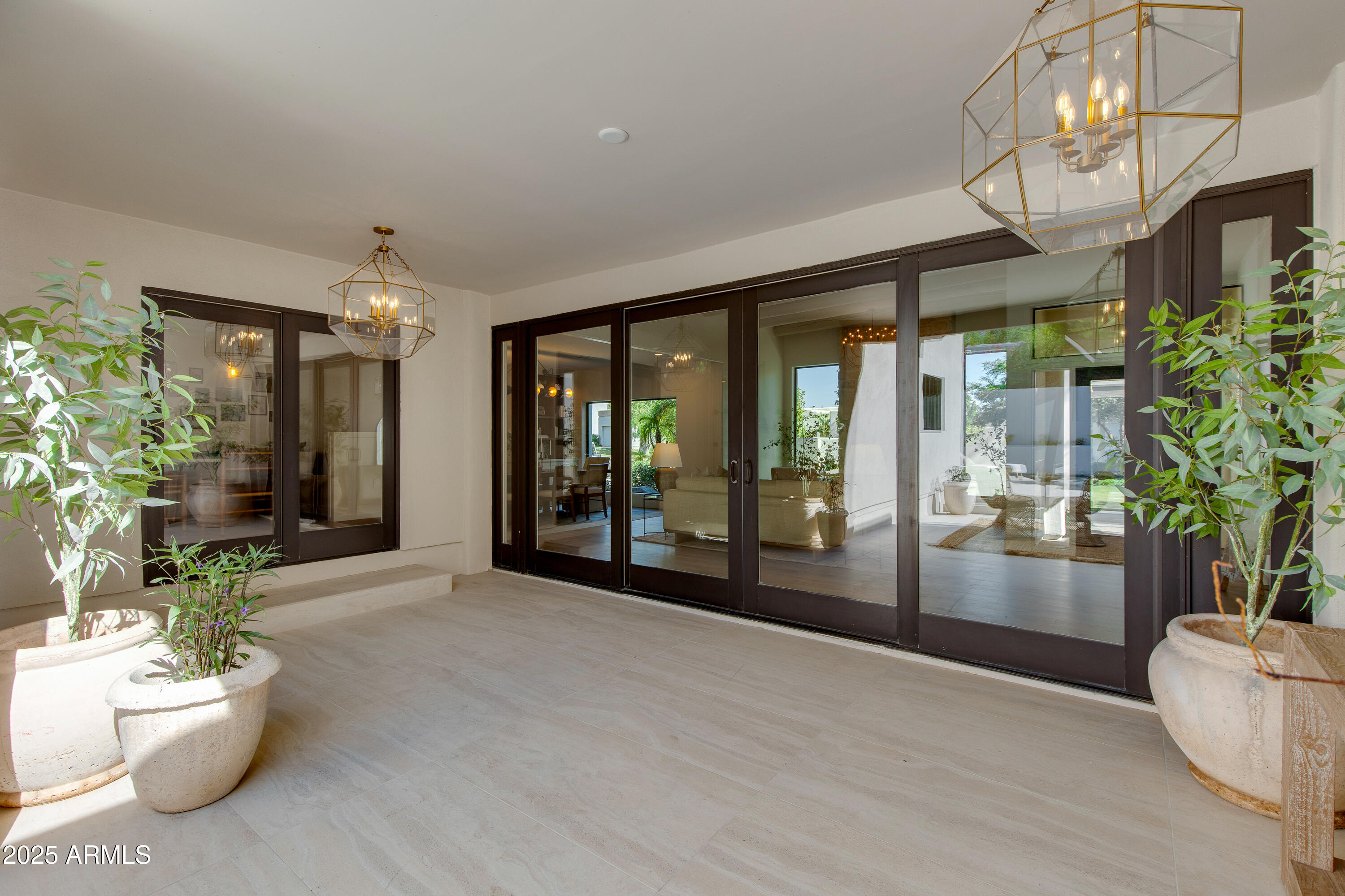3186 E STELLA Lane