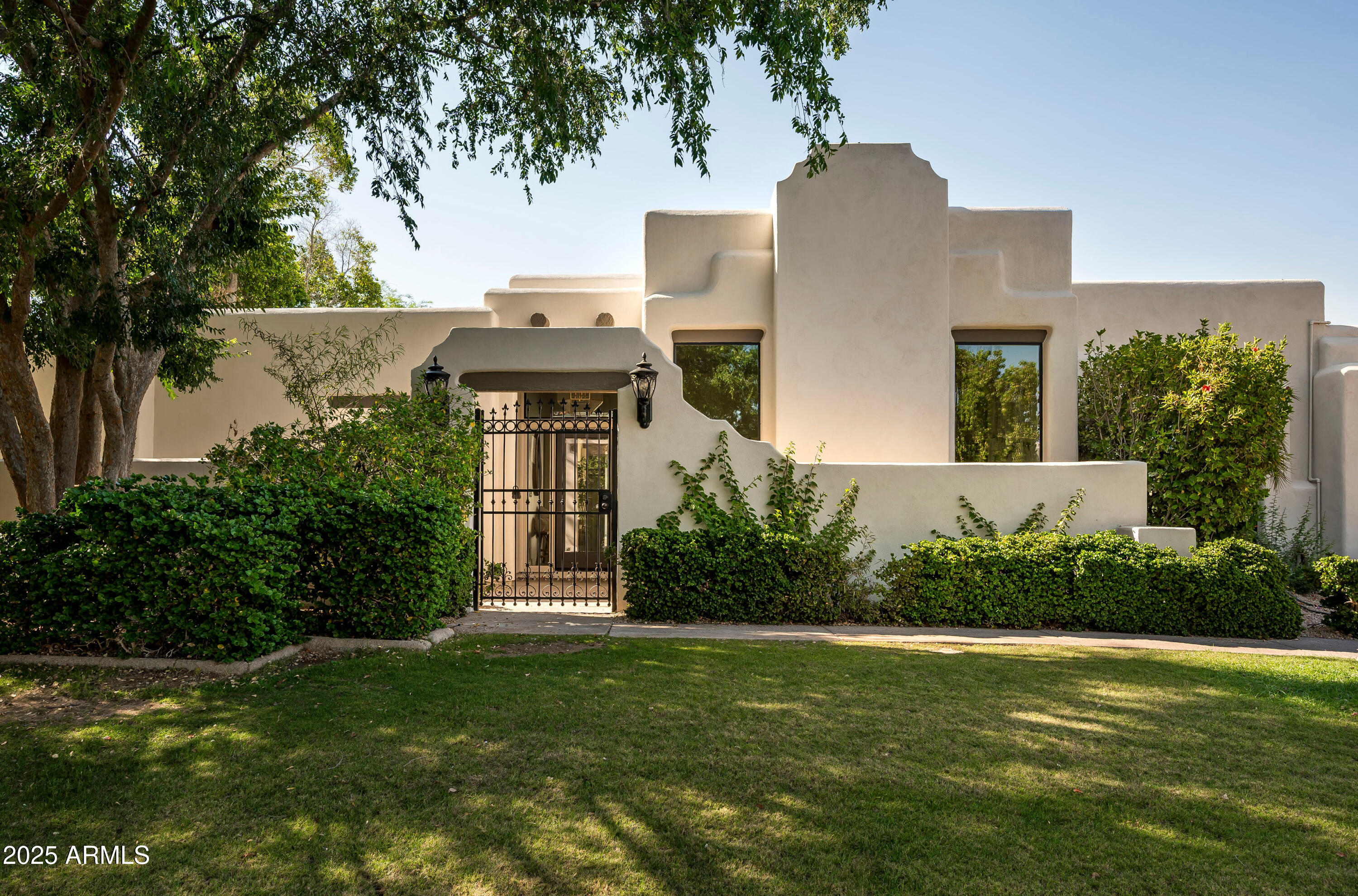 3186 E STELLA Lane