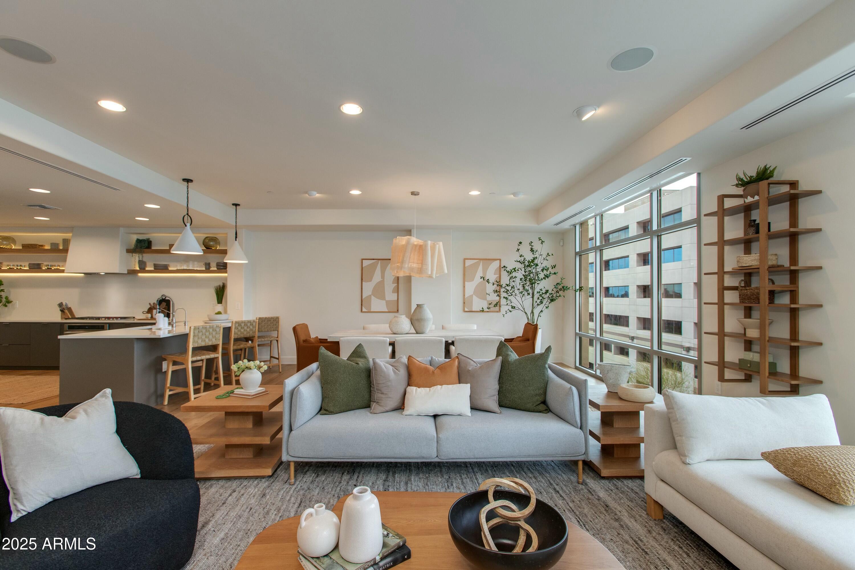 2211 E CAMELBACK Road, 402