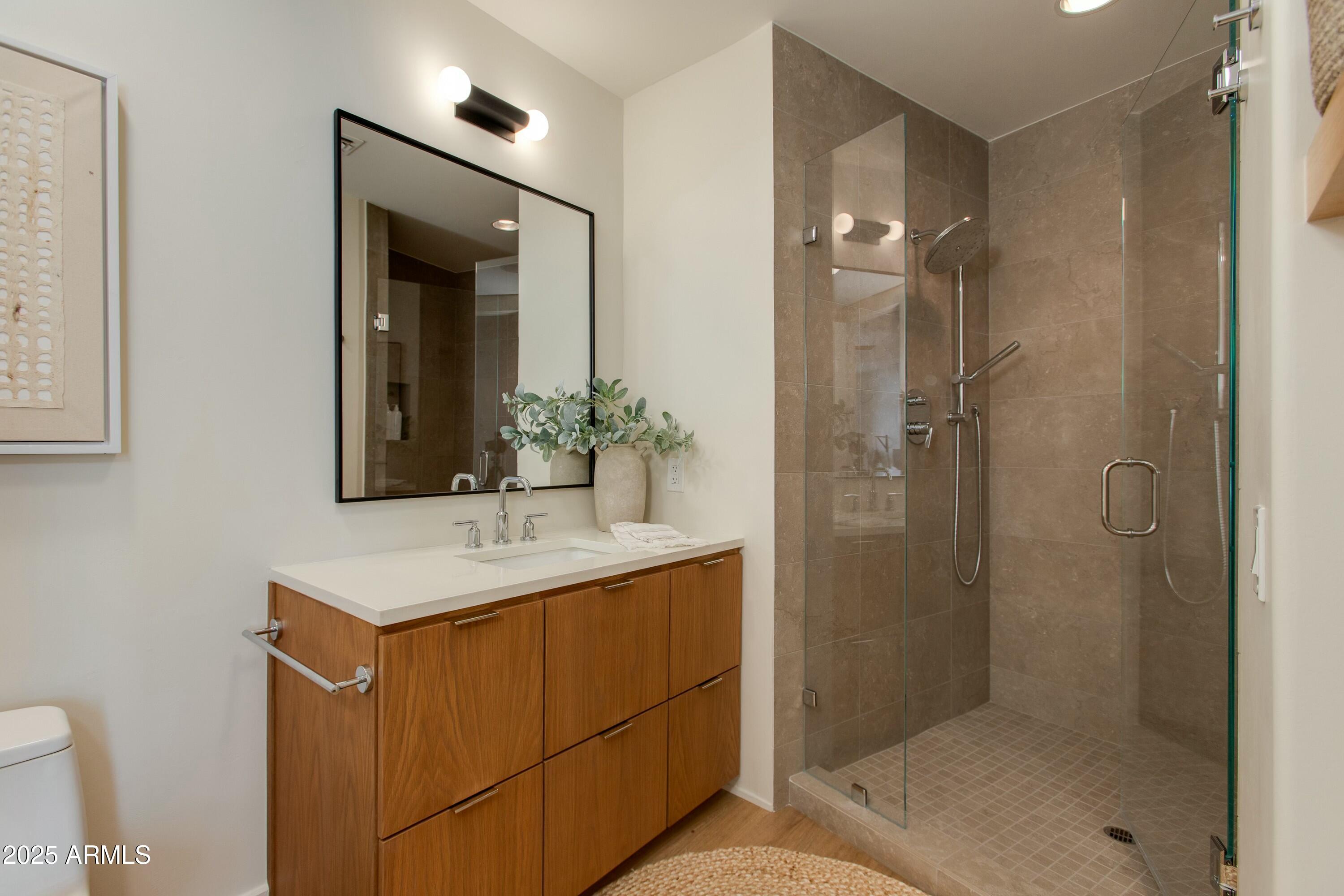 2211 E CAMELBACK Road, 402