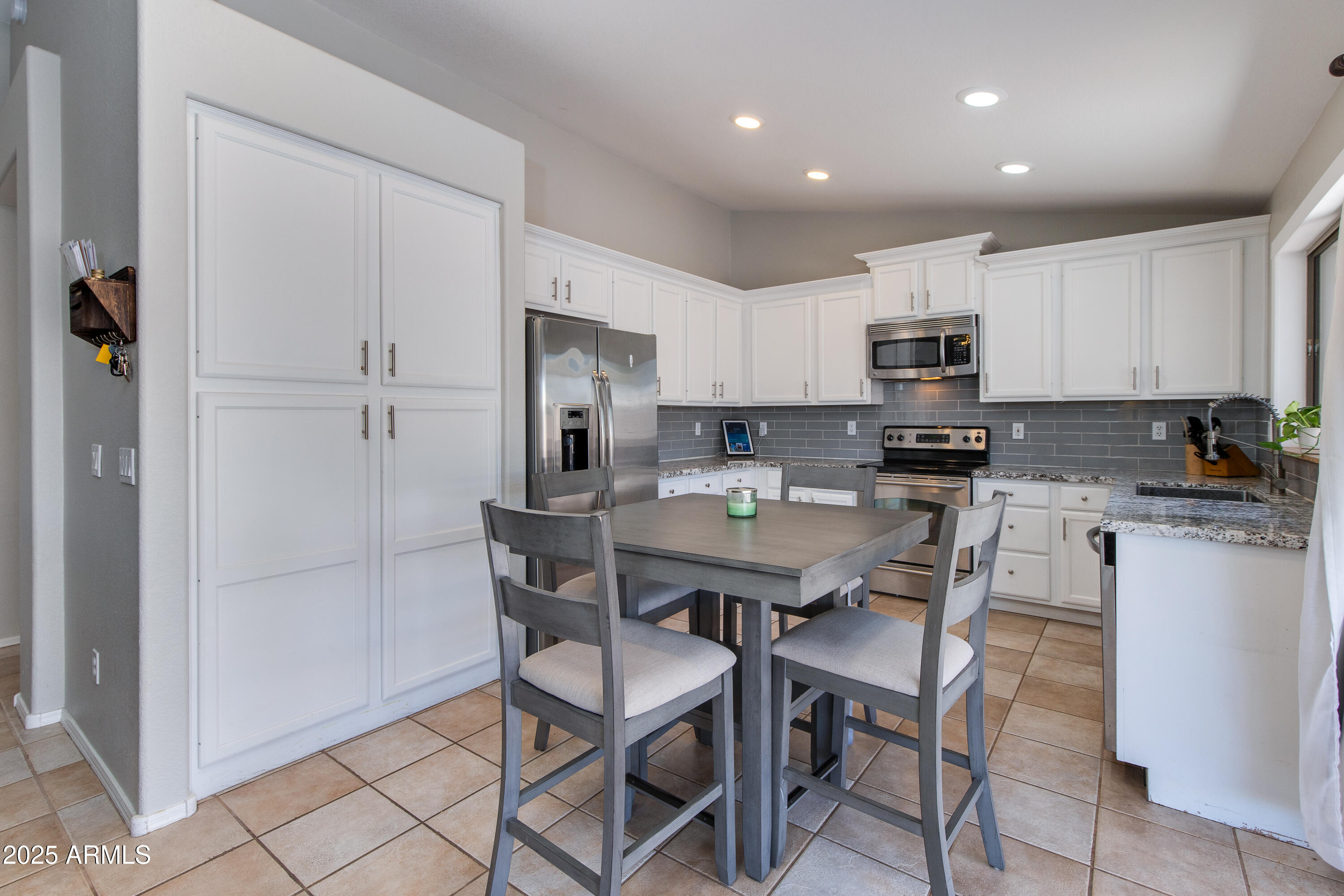 7346 E NARANJA Avenue