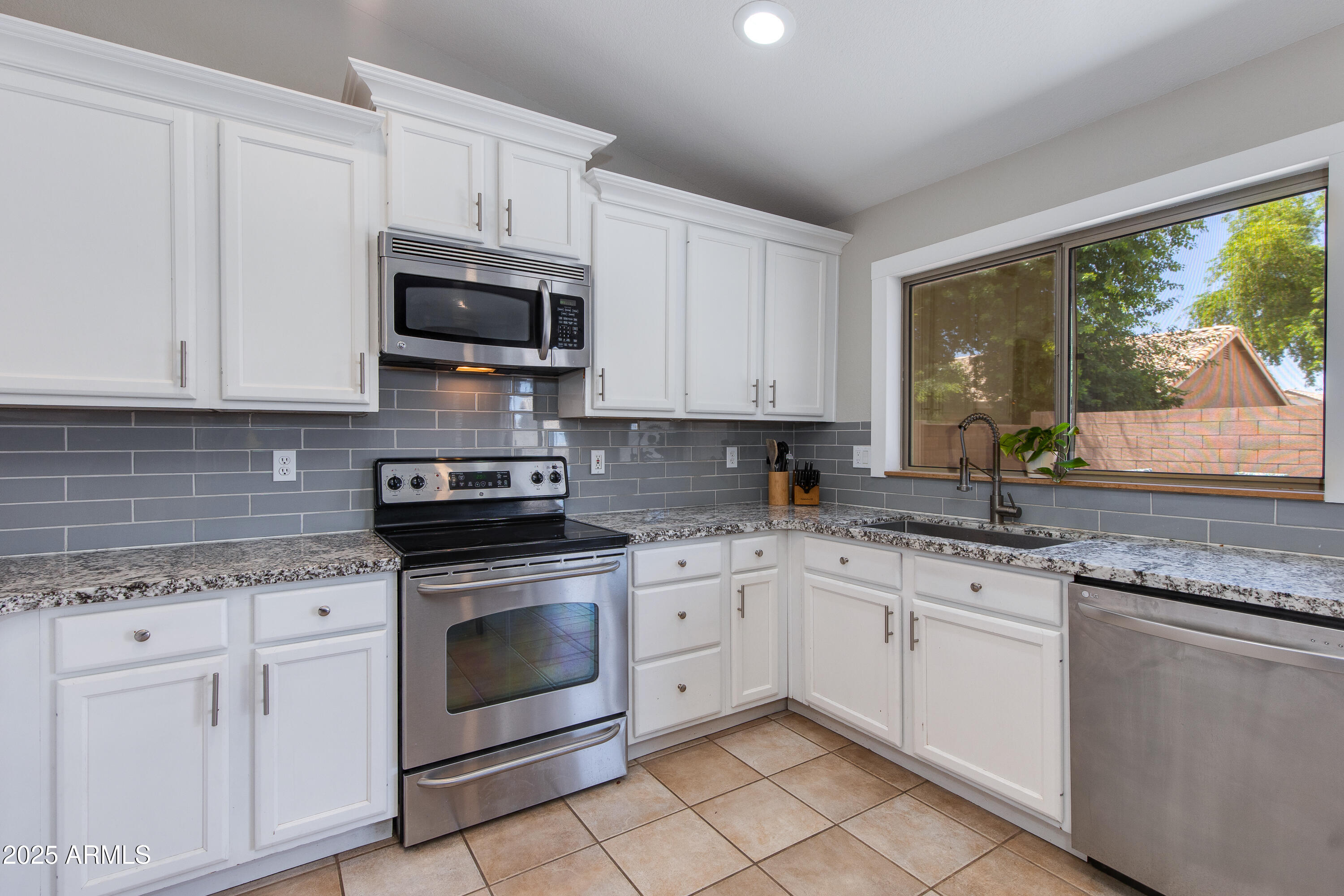 7346 E NARANJA Avenue