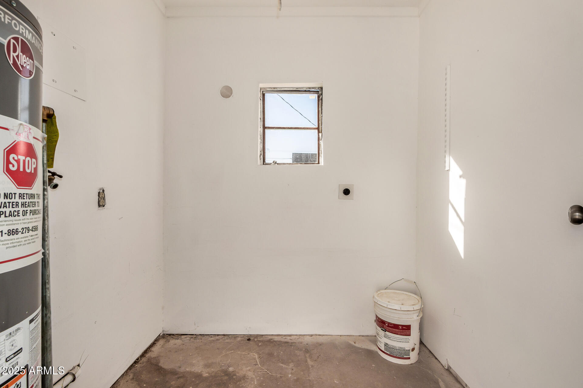 2009 E CLARENDON Avenue