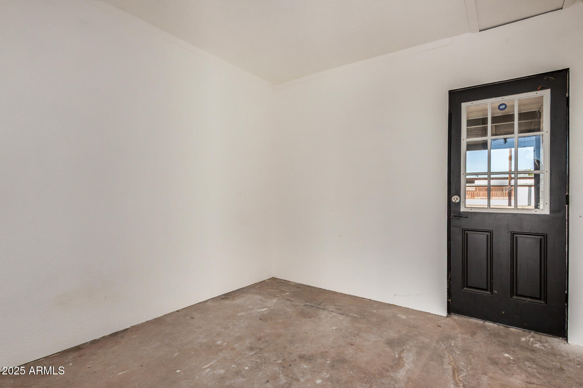 2009 E CLARENDON Avenue