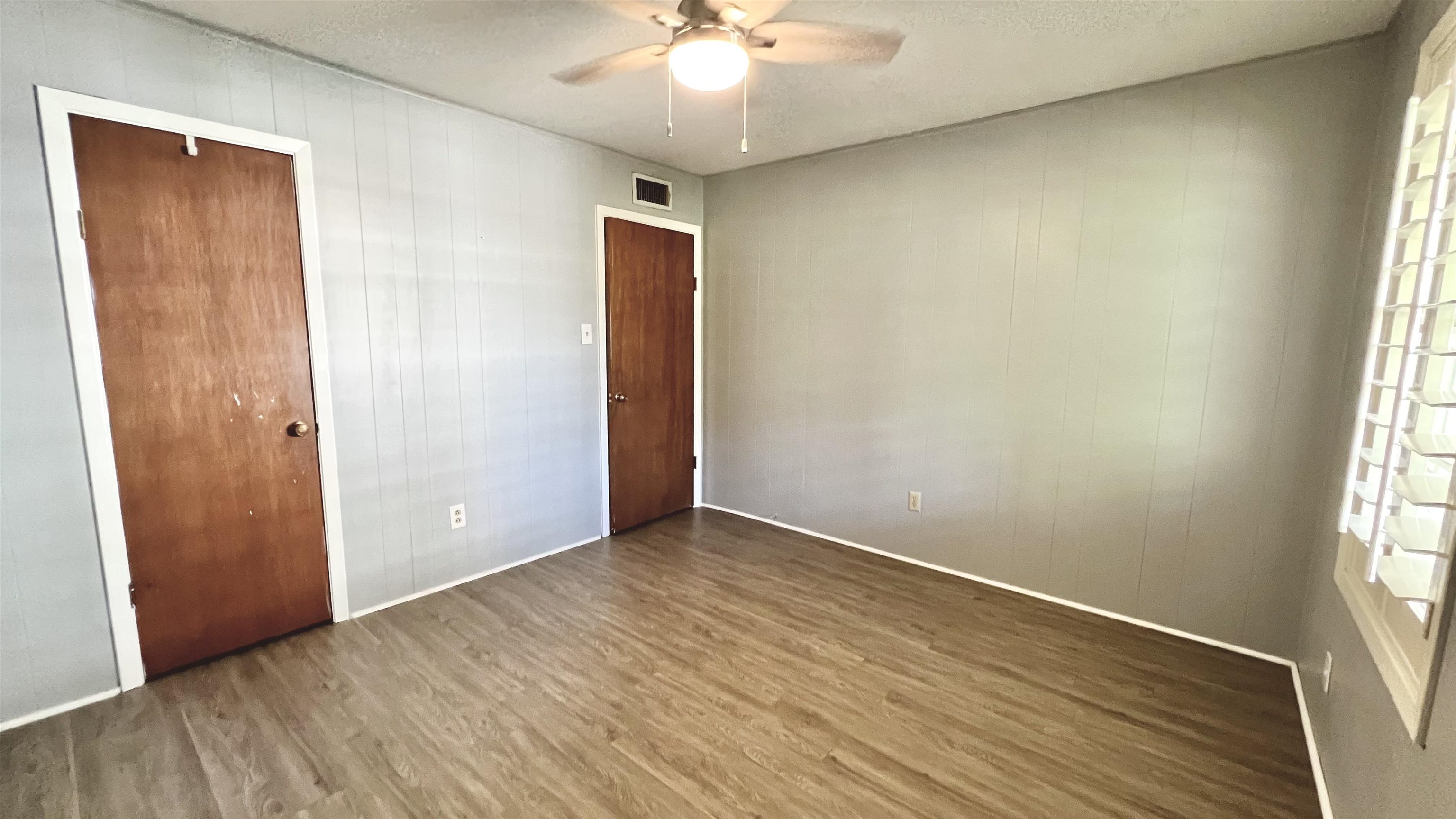 345 E LAKESHORE Drive