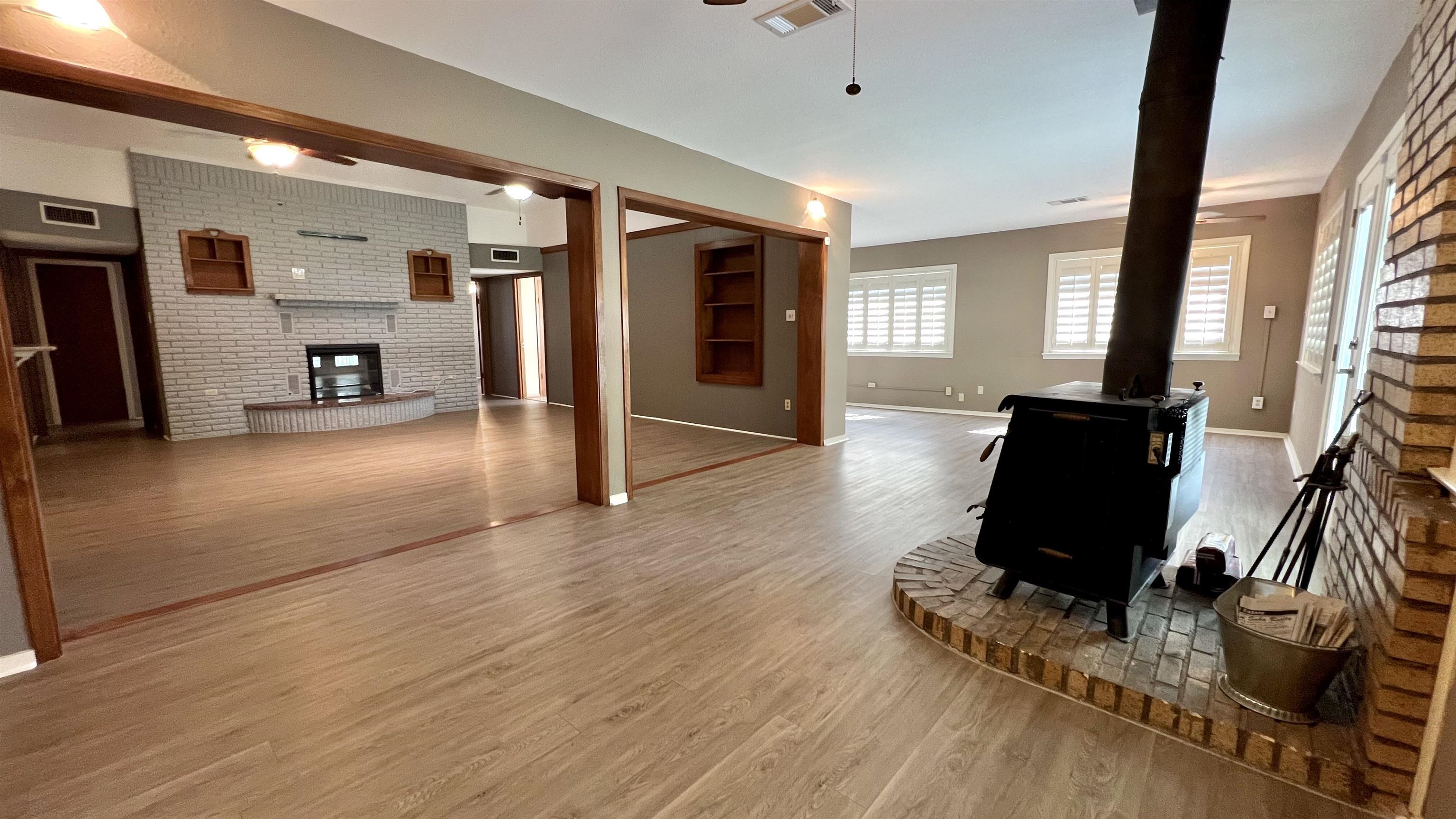 345 E LAKESHORE Drive