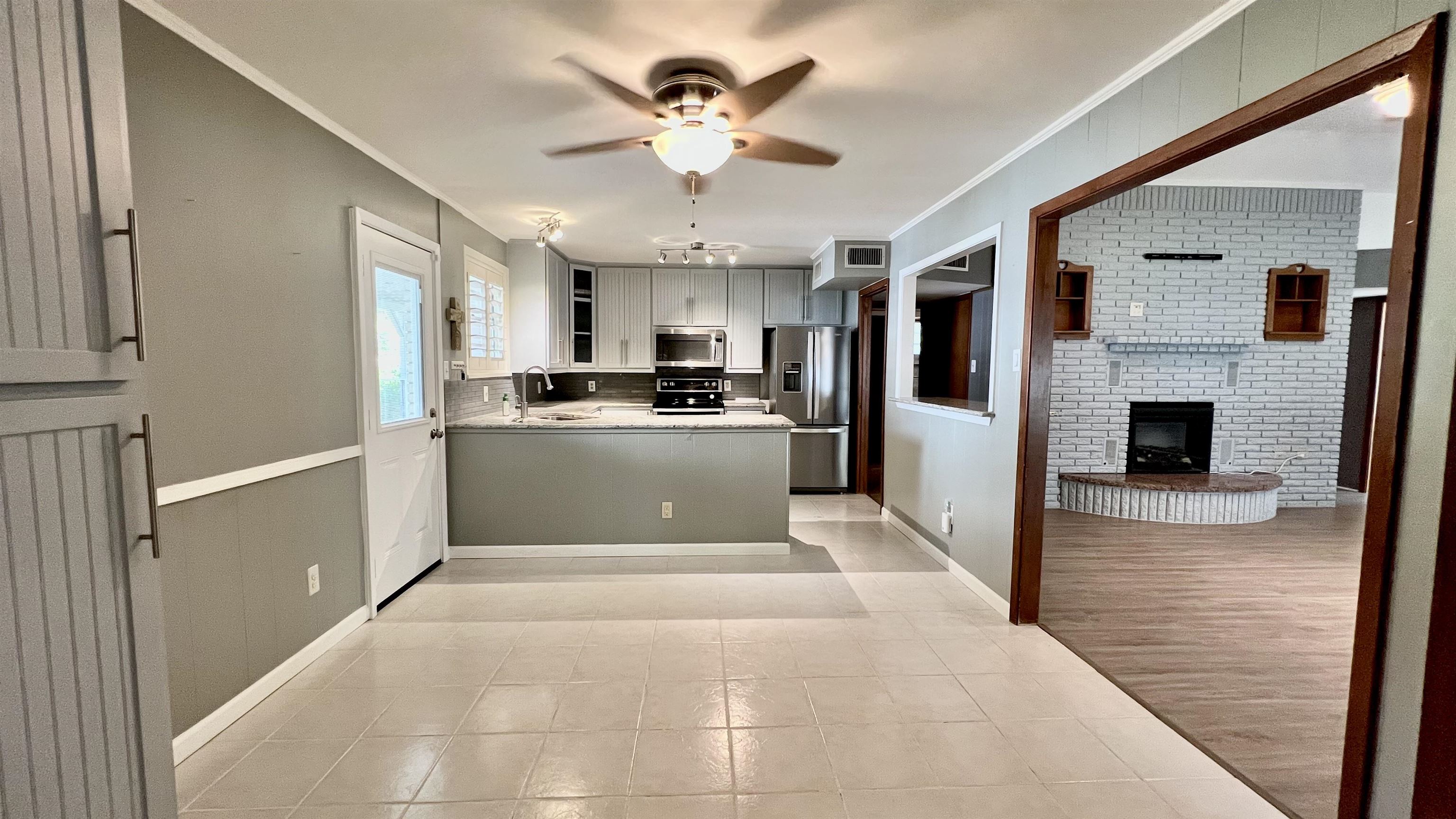 345 E LAKESHORE Drive