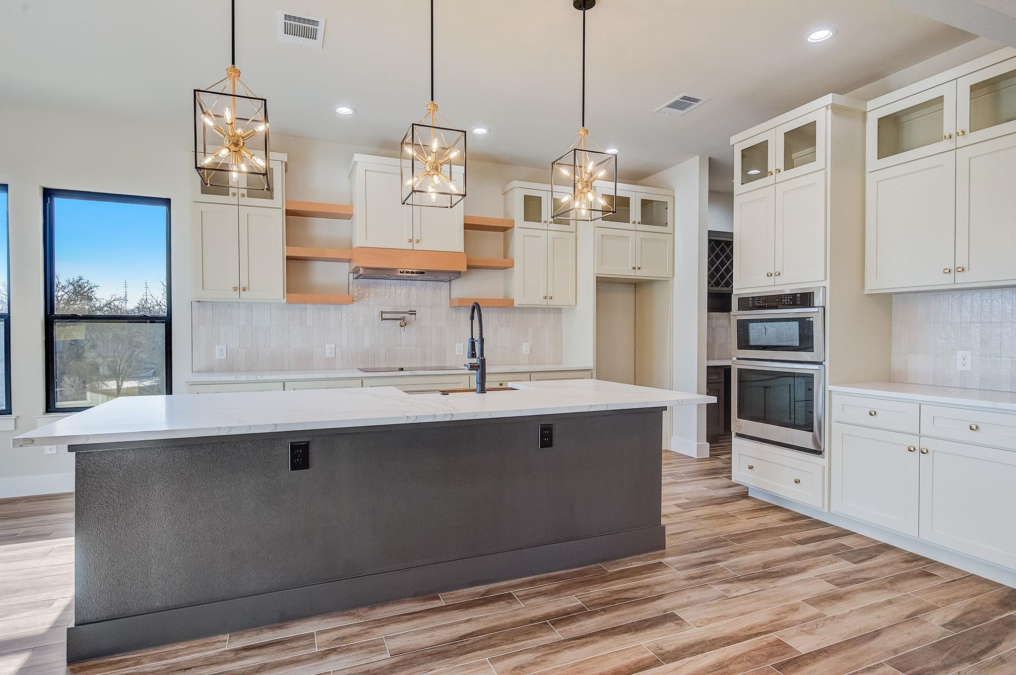 405 Quartz Way