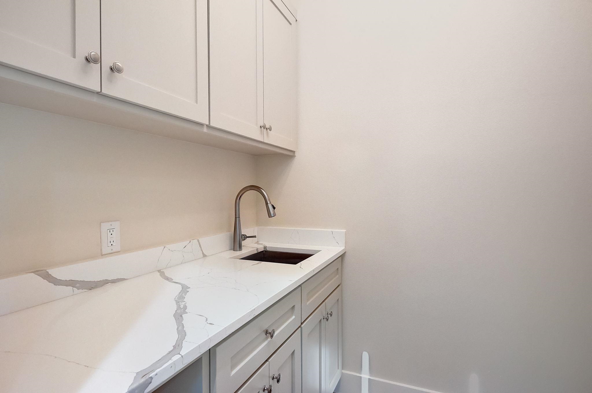 405 Quartz Way