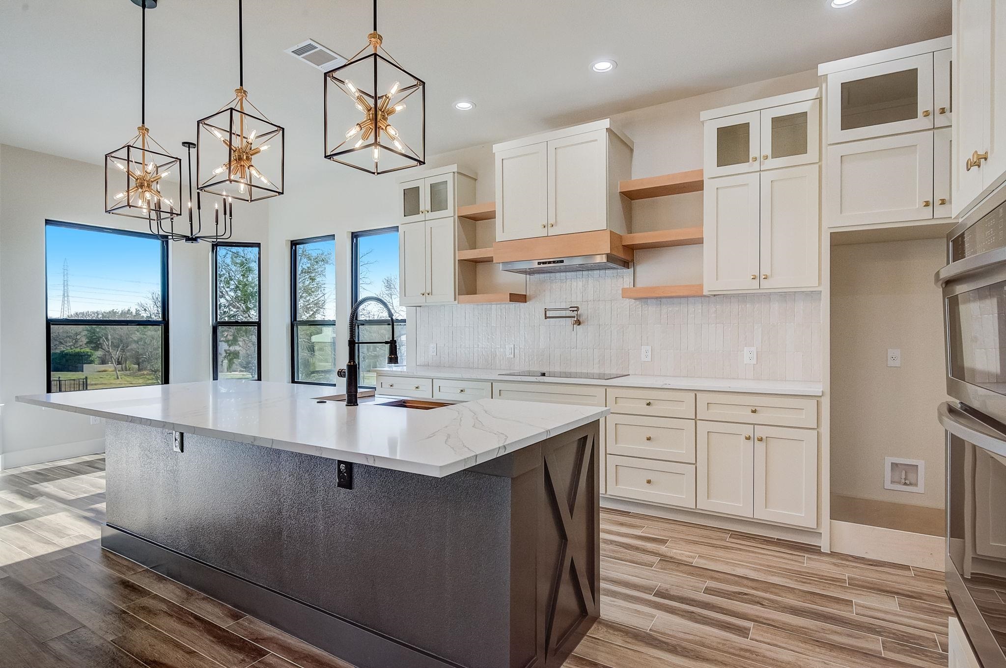 405 Quartz Way