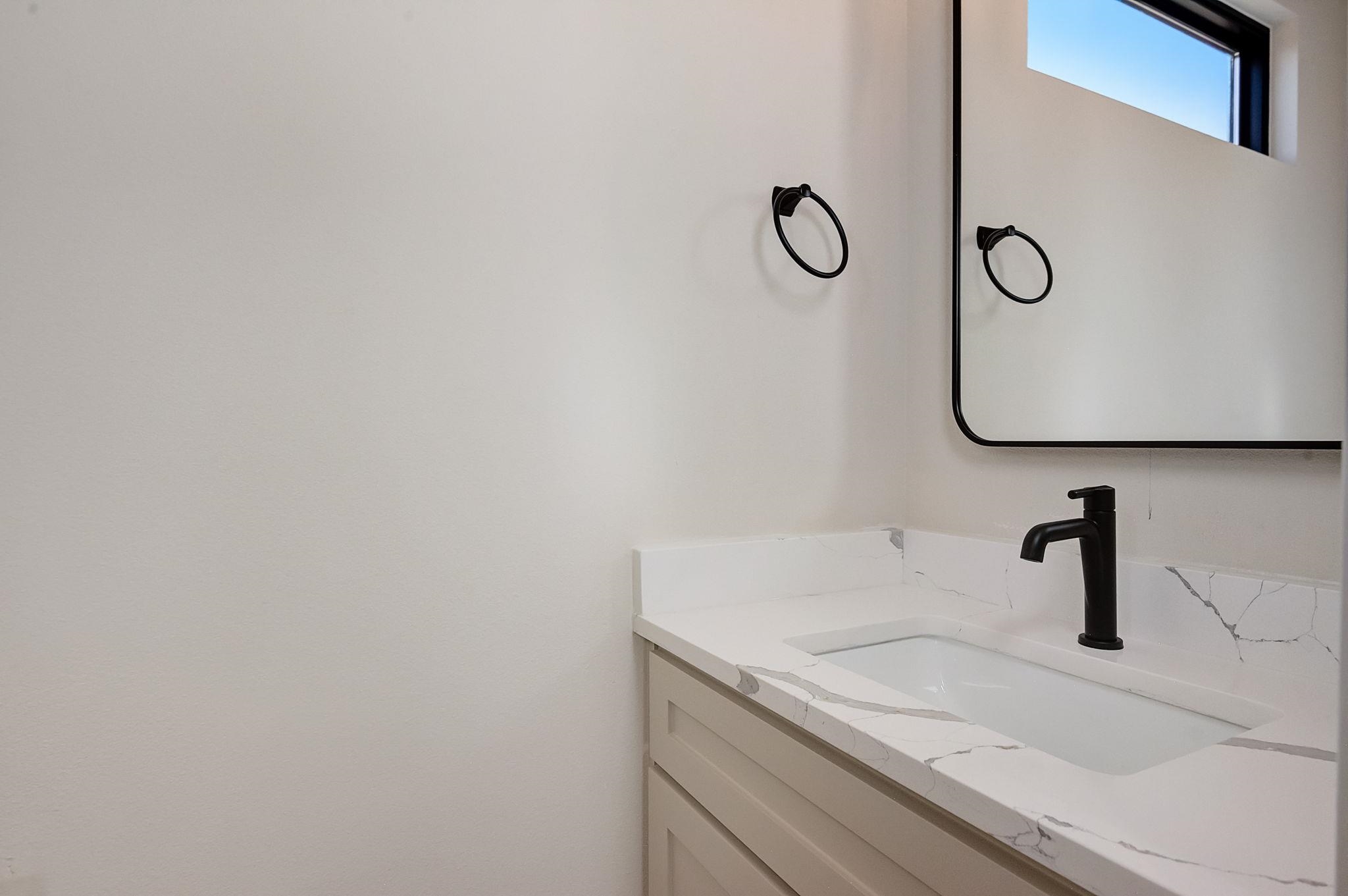 405 Quartz Way