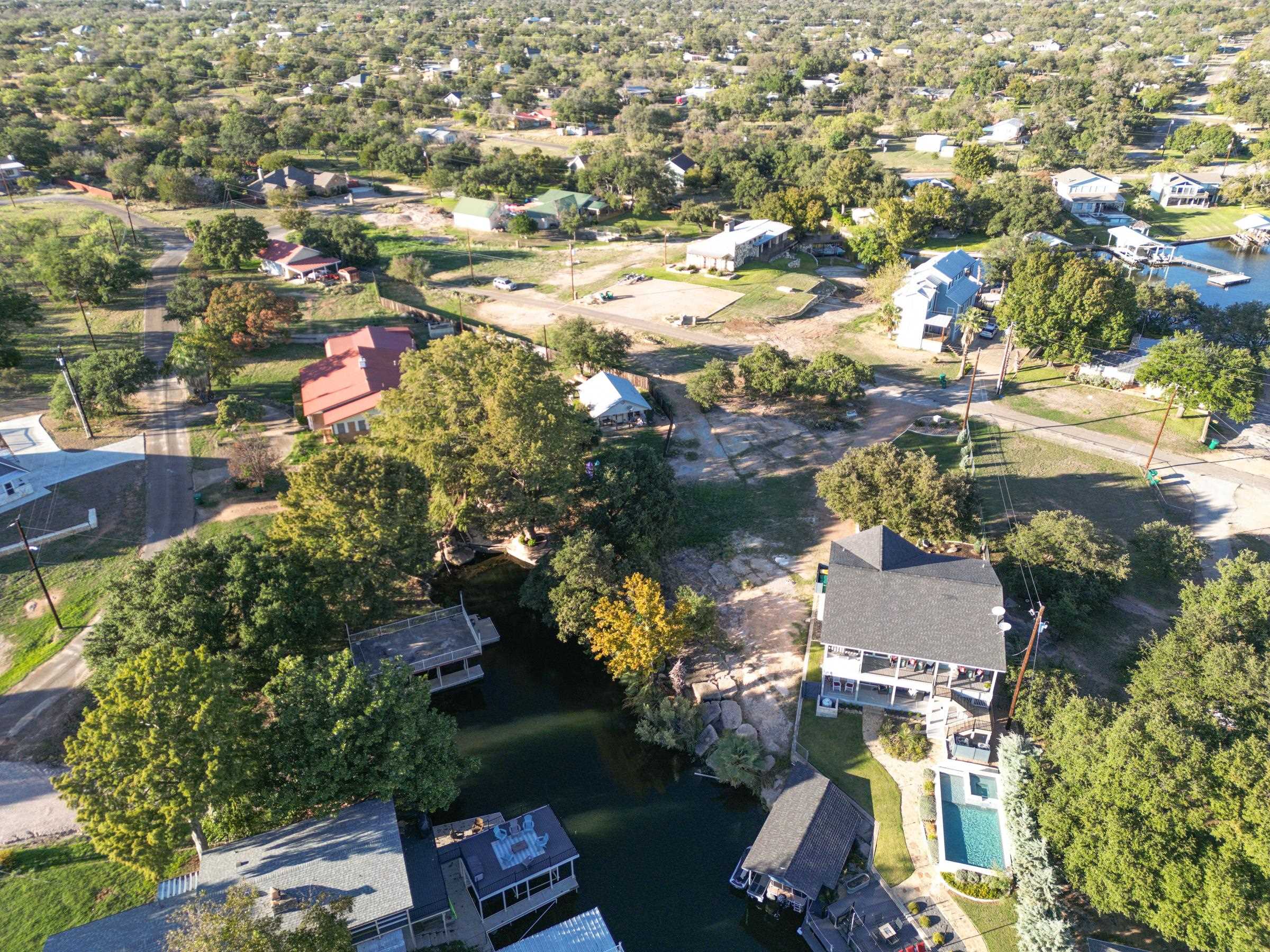 414 HILLVIEW Drive
