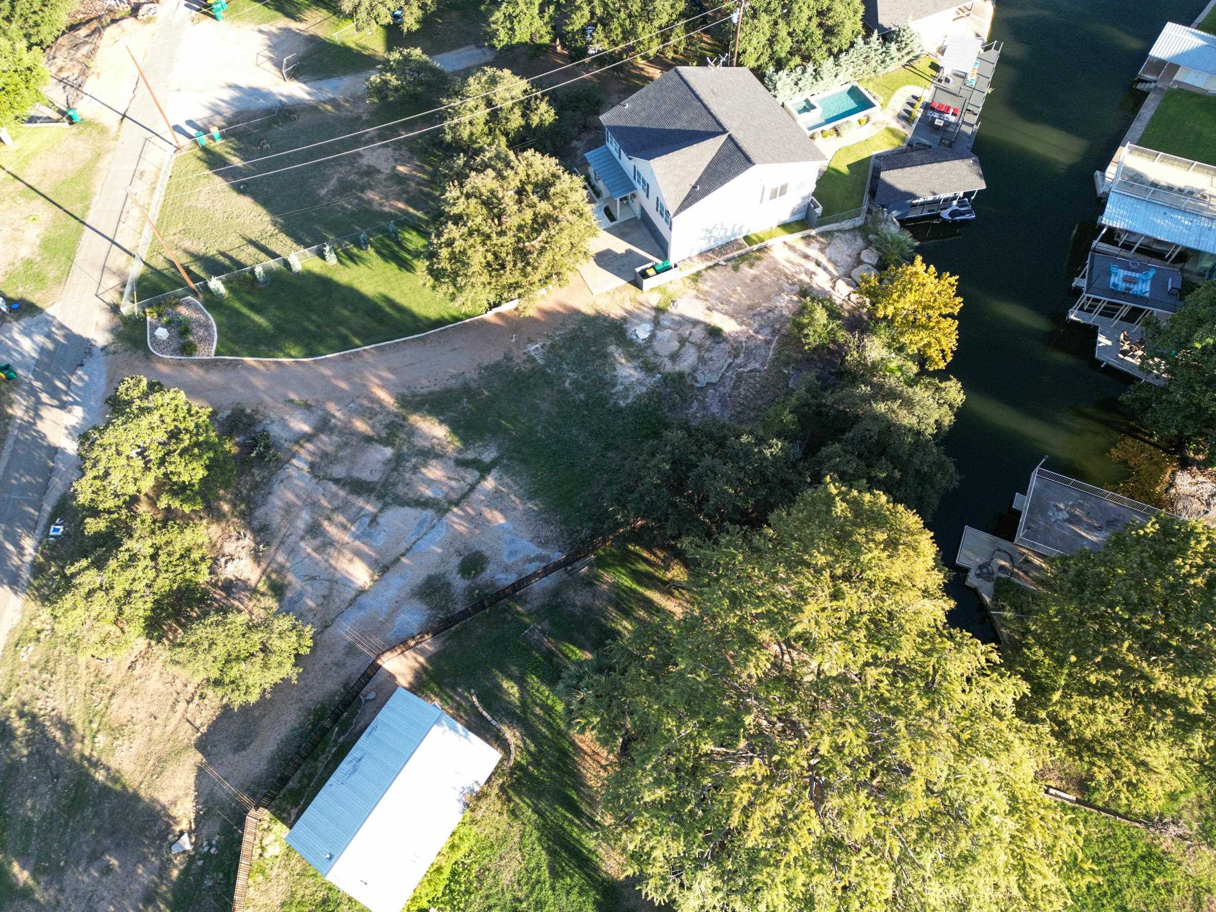 414 HILLVIEW Drive
