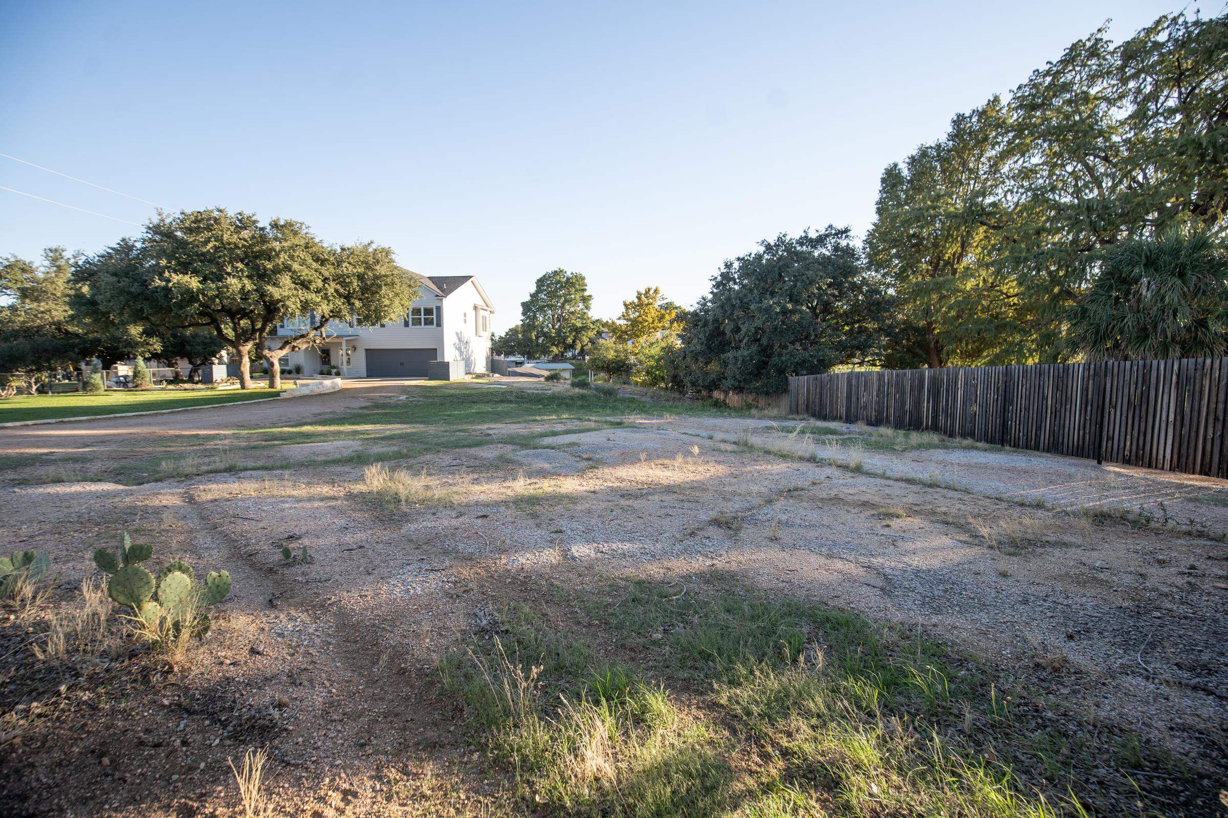 414 HILLVIEW Drive