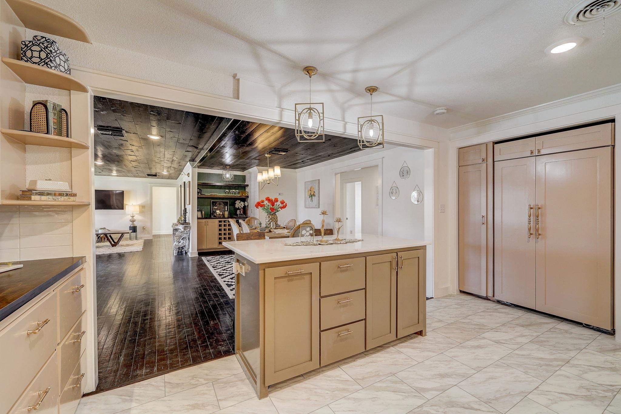 300 W Taggard Street