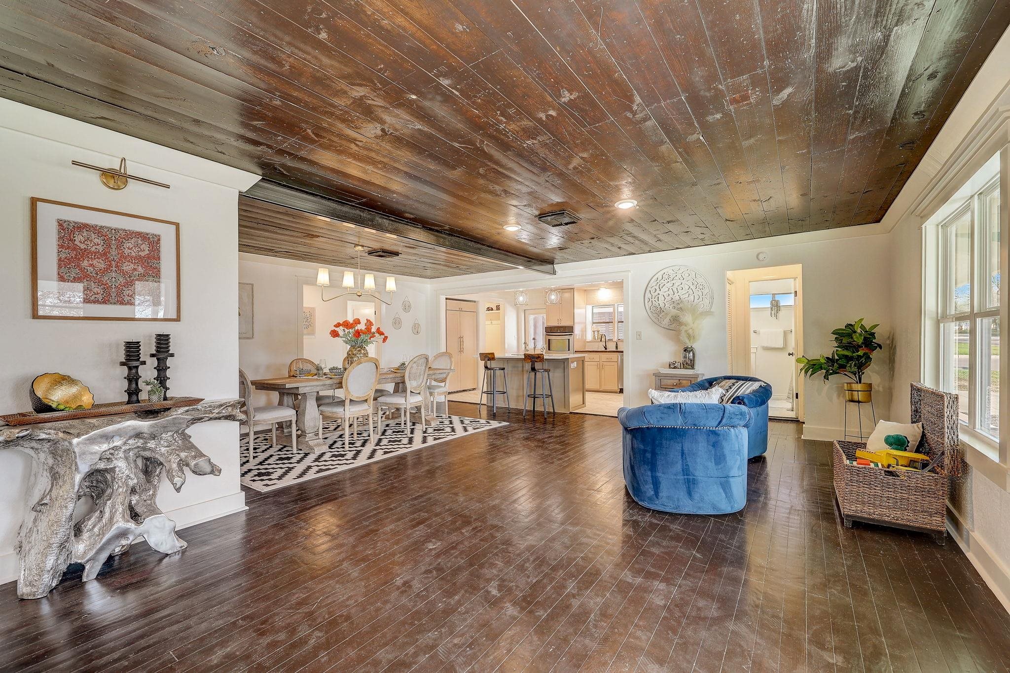300 W Taggard Street