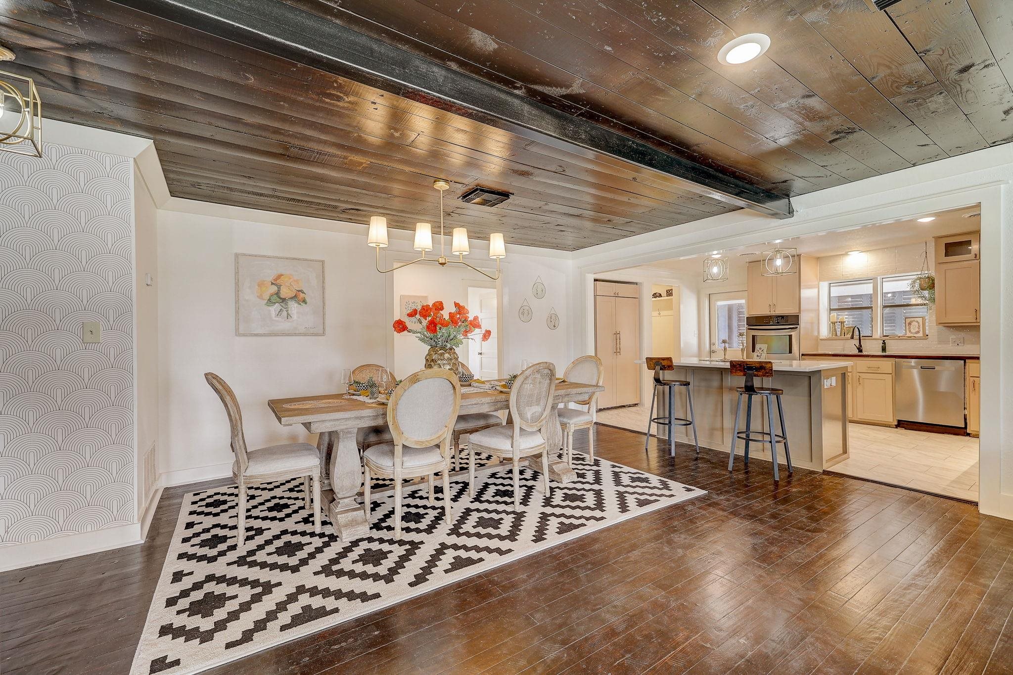 300 W Taggard Street